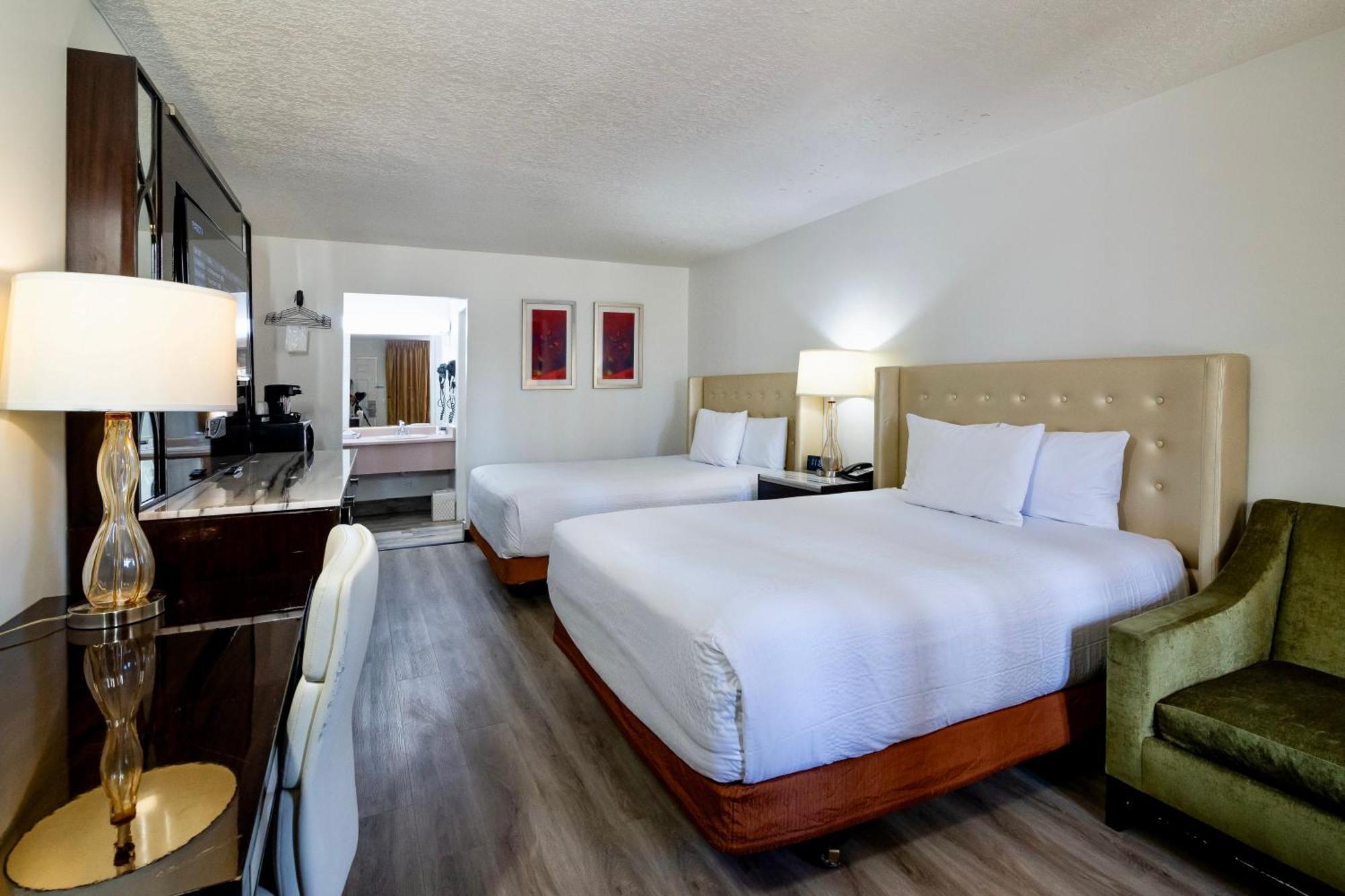 Ramada By Wyndham Yuma Motel Exterior photo